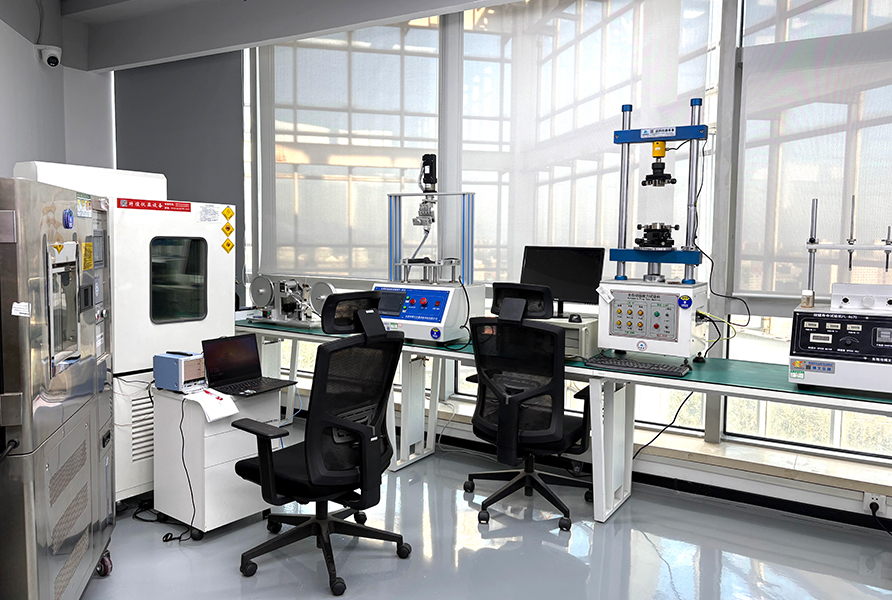 انظر إلى مكان عملنا